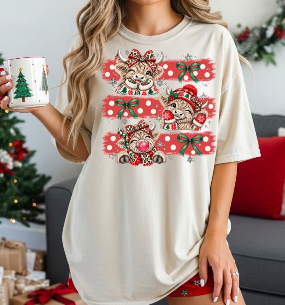 Christmas Highland Cow Bows Tee